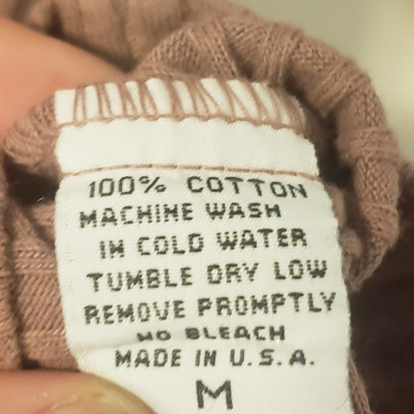 Long sleeved shirt. - Picture 3 of 3